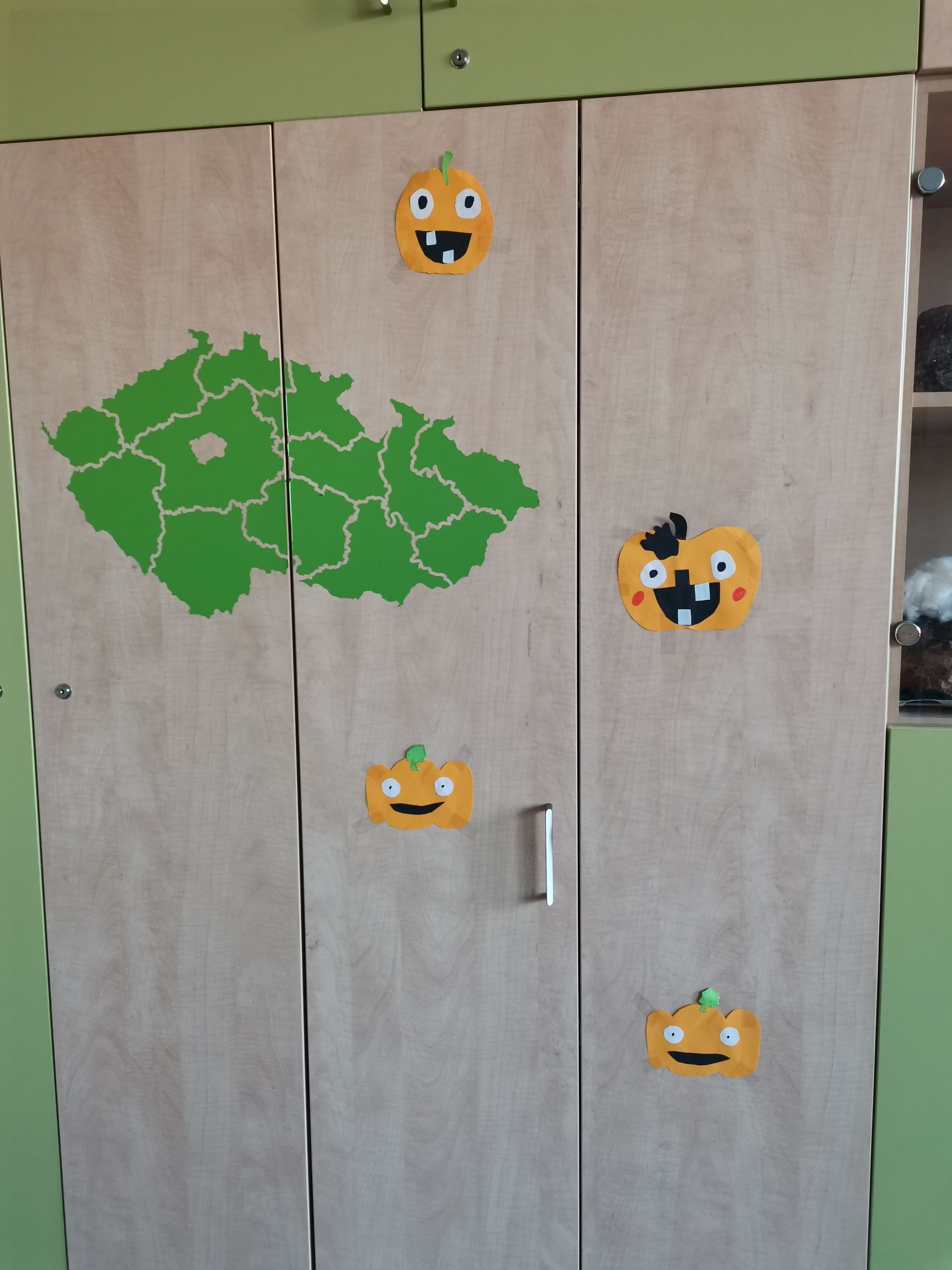 HALLOWEENSKÁ VÝZDOBA V 6.B