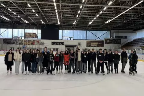 DEVÁŤÁCI SI ZPESTŘILI ADVENT BRUSLENÍM