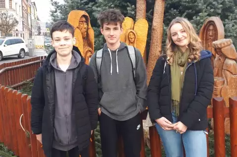 DEVÁŤÁCI ZMĚŘILI SÍLY V CHEMICKÉ SOUTĚŽI