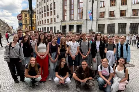 JAK FUNGUJE SVĚT PENĚZ?
