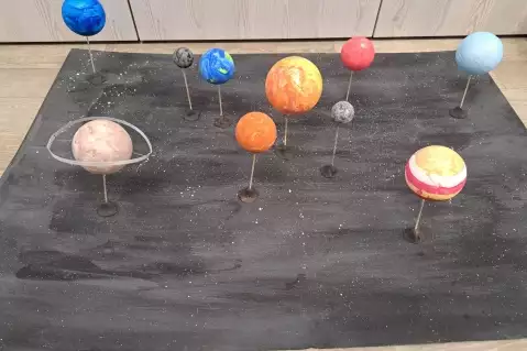 VÝROBA 3D MODELU SLUNEČNÍ SOUSTAVY