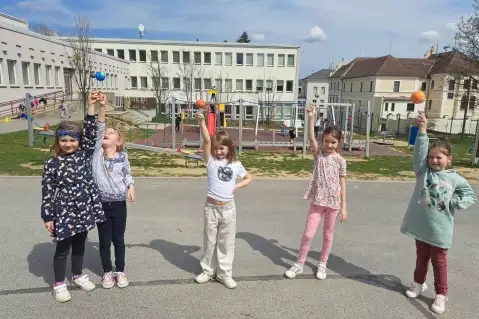 CESTA SLUNEČNÍ SOUSTAVOU